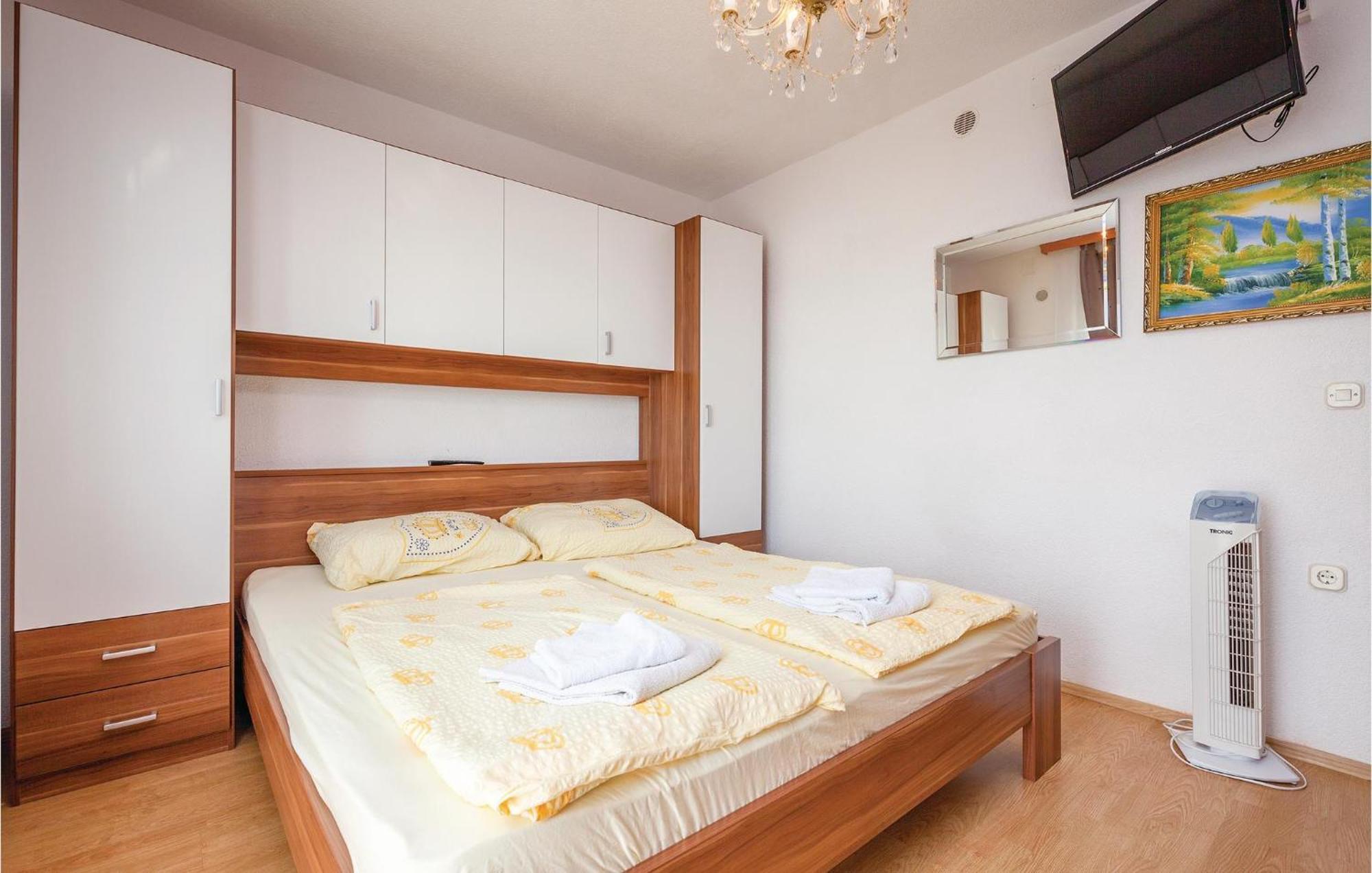 Stunning Apartment In Crikvenica With Wifi エクステリア 写真