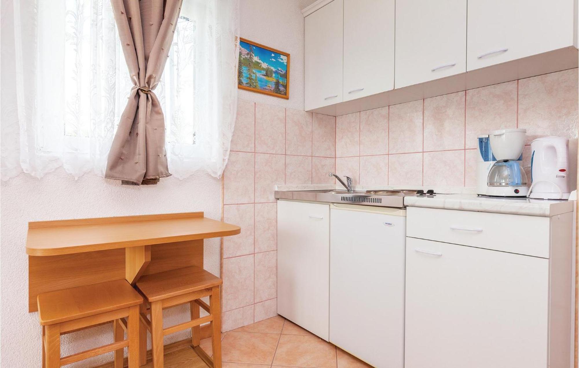 Stunning Apartment In Crikvenica With Wifi エクステリア 写真