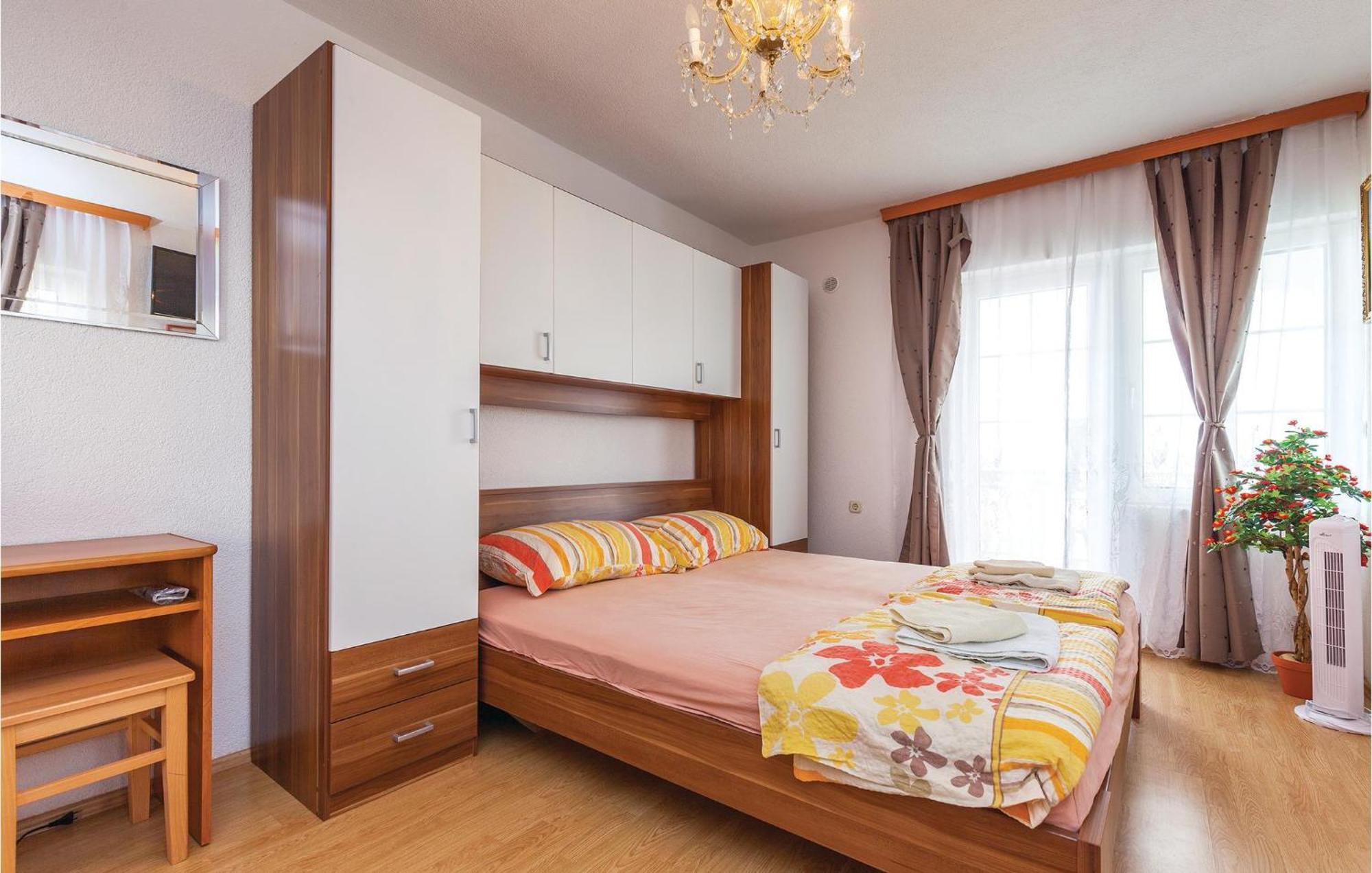 Stunning Apartment In Crikvenica With Wifi エクステリア 写真