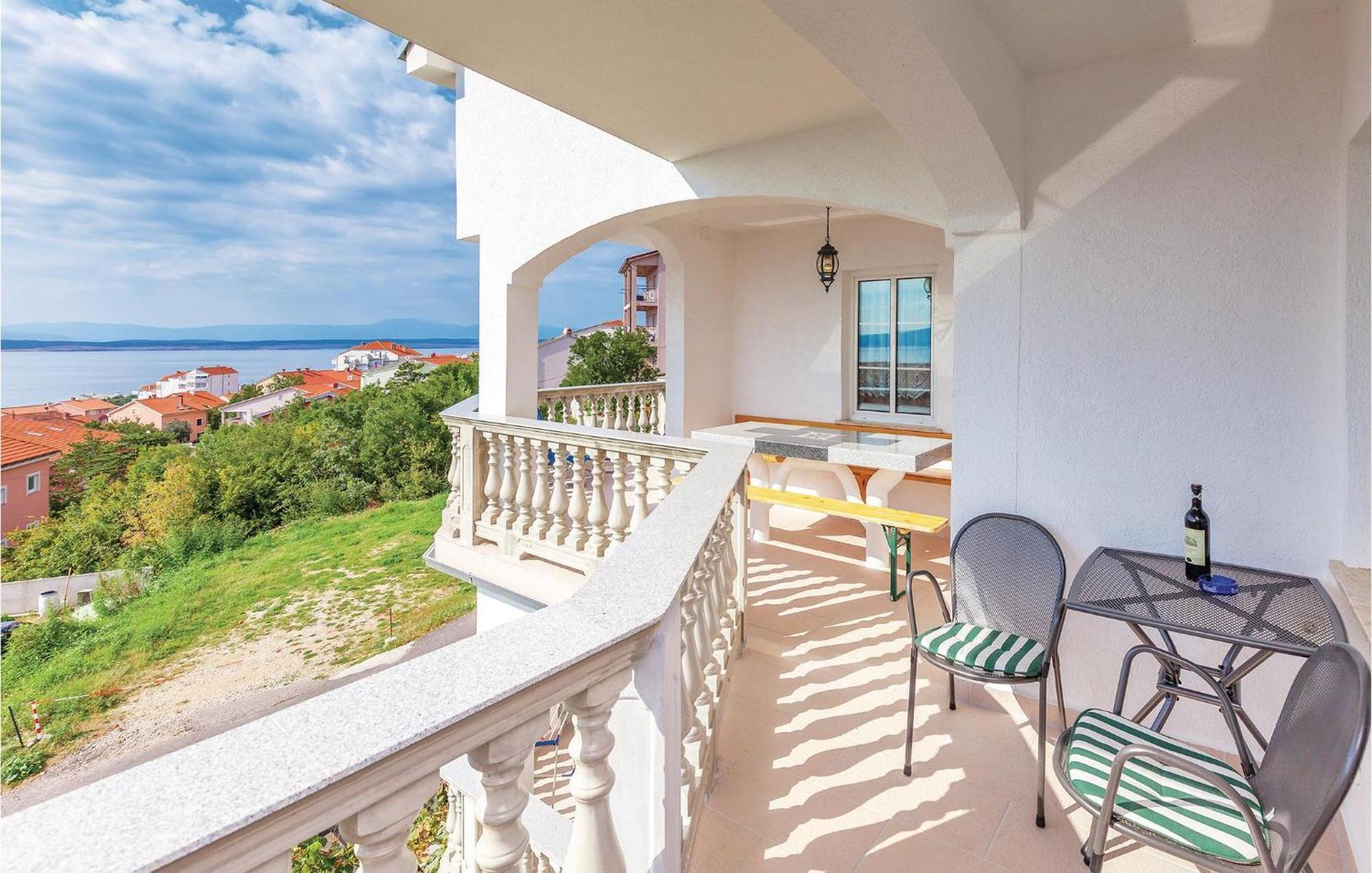 Stunning Apartment In Crikvenica With Wifi エクステリア 写真